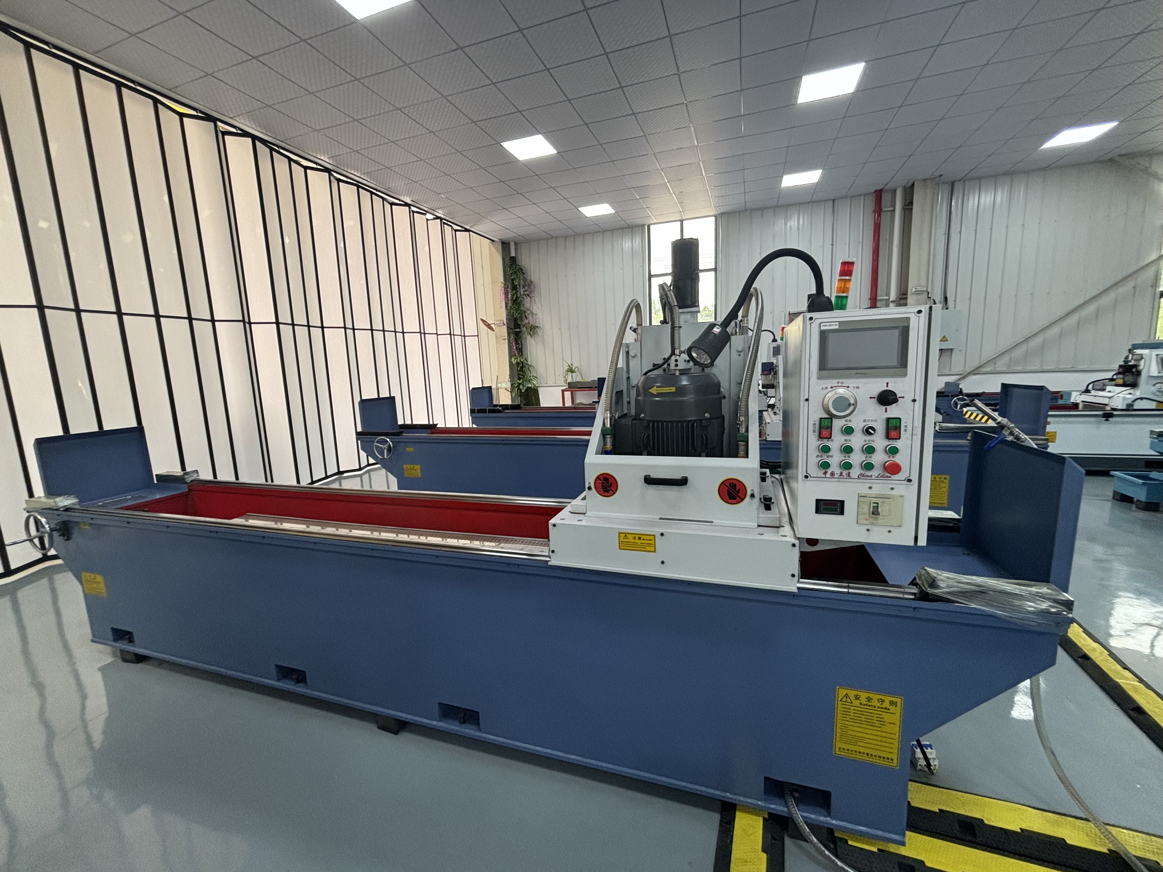 Newly designed knife grinder(图1)